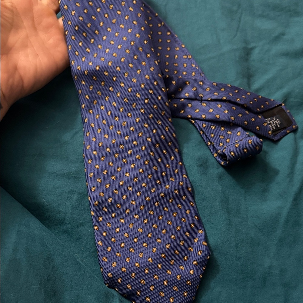 Brooks Brothers Navy and GoldPure silk woven print Tie